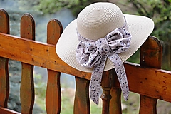 Čiapky, čelenky, klobúky - Dámsky  klobúk  s romantickou mašlou - 15782519_