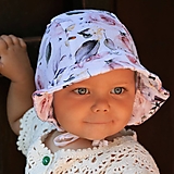 Detské čiapky - Letný detský mušelínový čepček letné ruže s riaseným šiltom - 15786896_