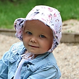 Detské čiapky - Letný detský mušelínový čepček letné ruže s riaseným šiltom - 15786901_