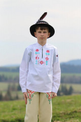 Chlapčenská ľudová vyšívaná košeľa Jurko
