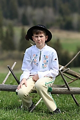Chlapčenská ľudová vyšívaná košeľa Martinko