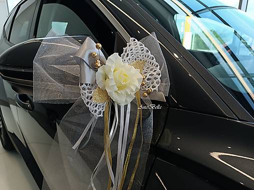 Dekorácie - Béžovo zlaté svadobné mašle na auto/do kostola - 15787290_