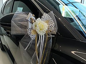 Dekorácie - Béžovo zlaté svadobné mašle na auto/do kostola - 15787290_