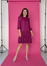 Šaty - Viskózové purpurové áčkové fialové šaty s volánmi - 15798319_