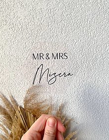 Dekorácie - Personalizovaný svadobný zápich - Mr a Mrs - 15803065_