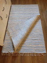 Úžitkový textil - Ručne tkaný koberec, bielo nebeský - 15804531_