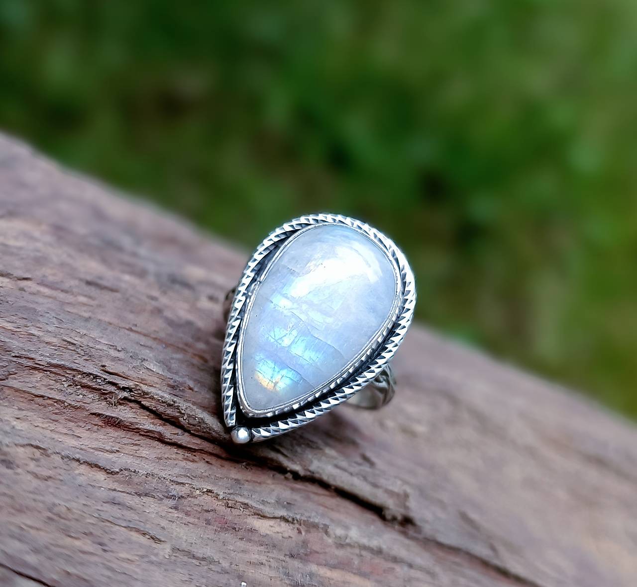 Strieborný Prsteň s Mesačným kameňom