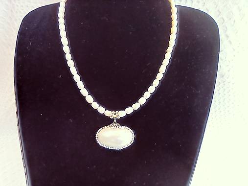 Náhrdelníky - Náhrdelník luxusný/Pearl, Shell - 15803661_
