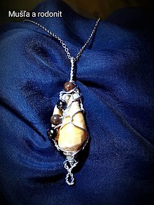 Náhrdelníky - náhrdelník s mušľou a rodonitom - 15805480_