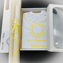Detské oblečenie - Košieľka na krst k10 žltá v darčekovej krabičke + krstová sviečka so žltou stužkou - 15806315_