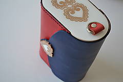 Kabelky - Kožená kabelka Zuzička červeno-modrá (Červená s modrou chlopňou) - 15807135_