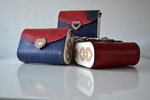 Kožená kabelka Zuzička červeno-modrá (Modrá s červenou chlopňou)