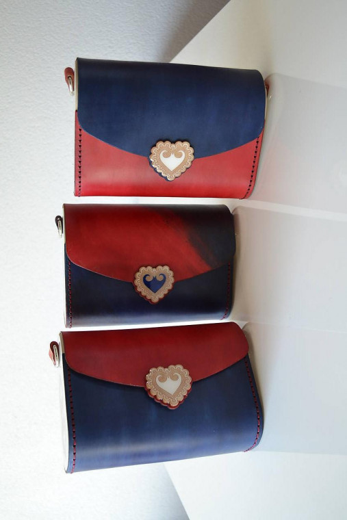 Kožená kabelka Zuzička červeno-modrá (Kombinovaná modro-červená)