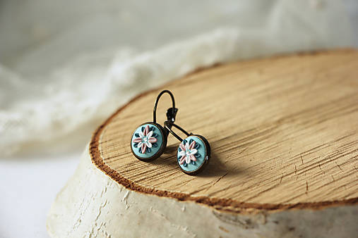 Náušnice - Visiace náušnice Kvietky (Belasé) - 15810098_