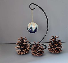 Dekorácie - Vianočná guľa z korálikov - priemer 5 cm - v krabičke - 15811017_