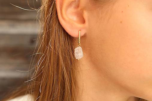 Náušnice surový ruženín