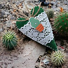 Dekorácie - Filcové srdiečka s kaktusom (I.) - 15812566_