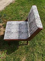 Nábytok - Retro stolička čalúnená "geometria" - 15813712_