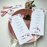 Kvietky púdrovo ružové - tlačoviny na svadobný stôl