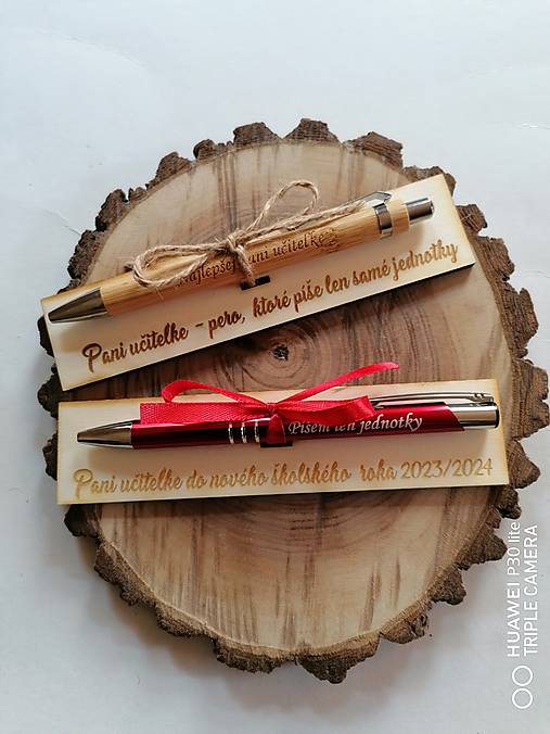 Tabuľky - Úzka Tabuľka s perom pre učiteľku k začiatku školského roka  - 15817119_