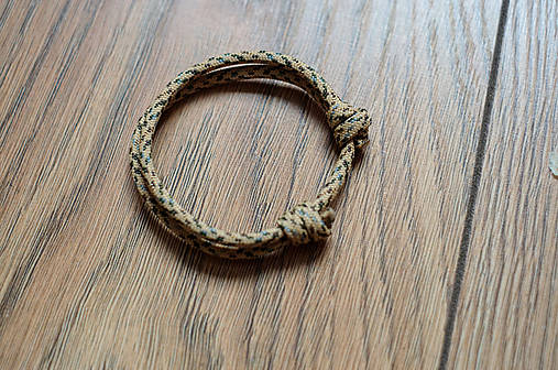Paracord náramok - nastaviteľný