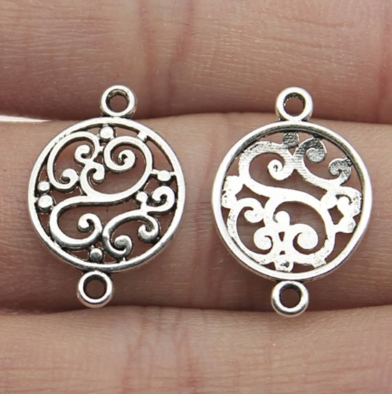 CO104 Konektor ornament 1,2 x 2 cm