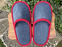 Ponožky, pančuchy, obuv - Veľké denim papuče s červeným lemom - 15827764_