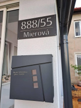 Úložné priestory & Organizácia - Číslo na dom Street + poštová schránka + gravír mien na schránku ZADARMO - 15832128_