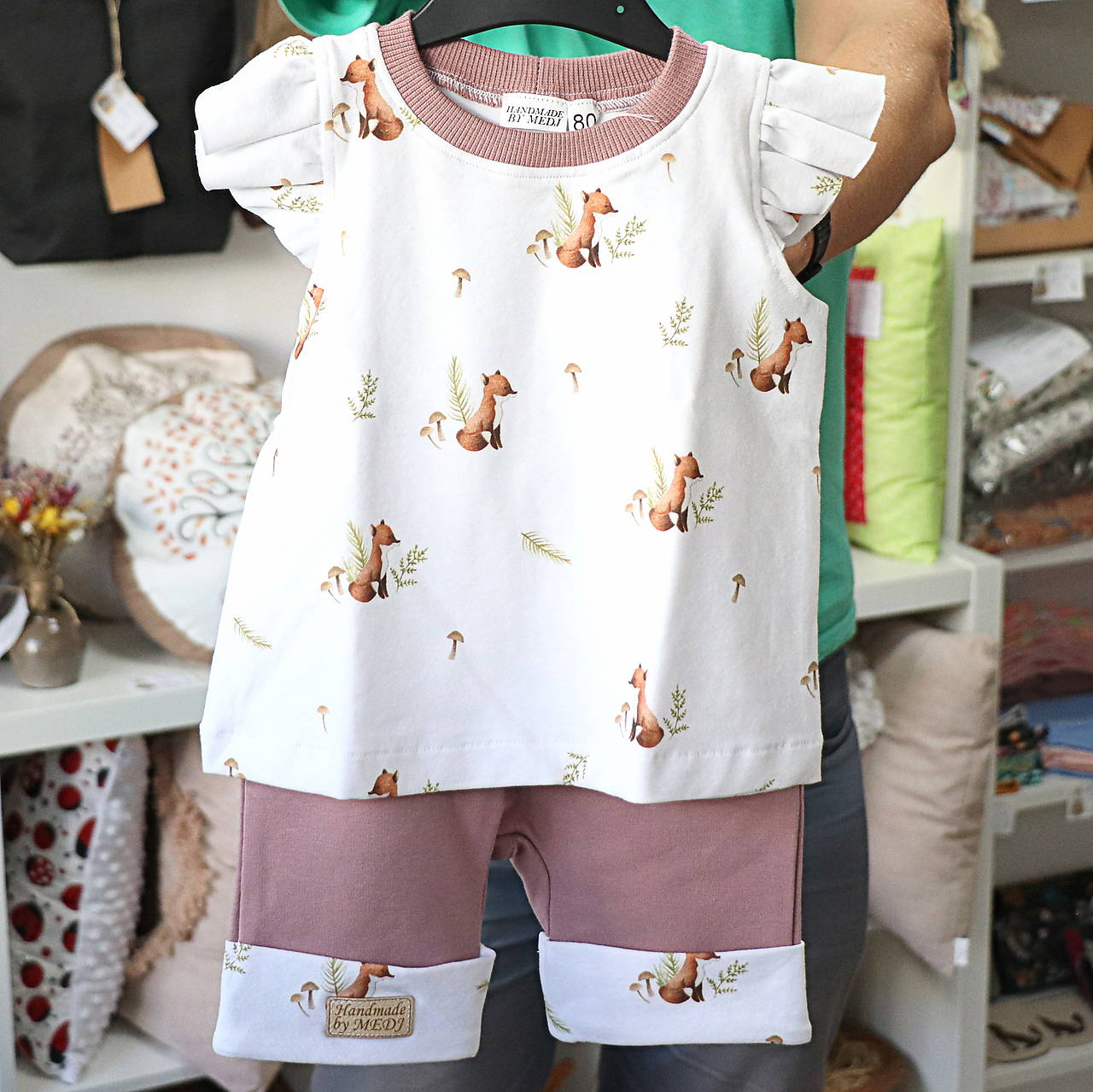 Dievčenské tričko a kraťasy s líškami (80)