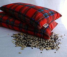 Úžitkový textil - FILKI šupkový vankúš 35 cm (červené škótske káro) - 15831546_
