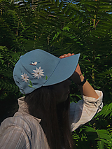 Čiapky, čelenky, klobúky - Vyšívaná šiltovka letná záhradka - 15834171_