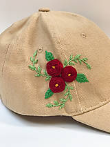 Čiapky, čelenky, klobúky - Vyšívaná šiltovka ružičkové čaro - 15834214_