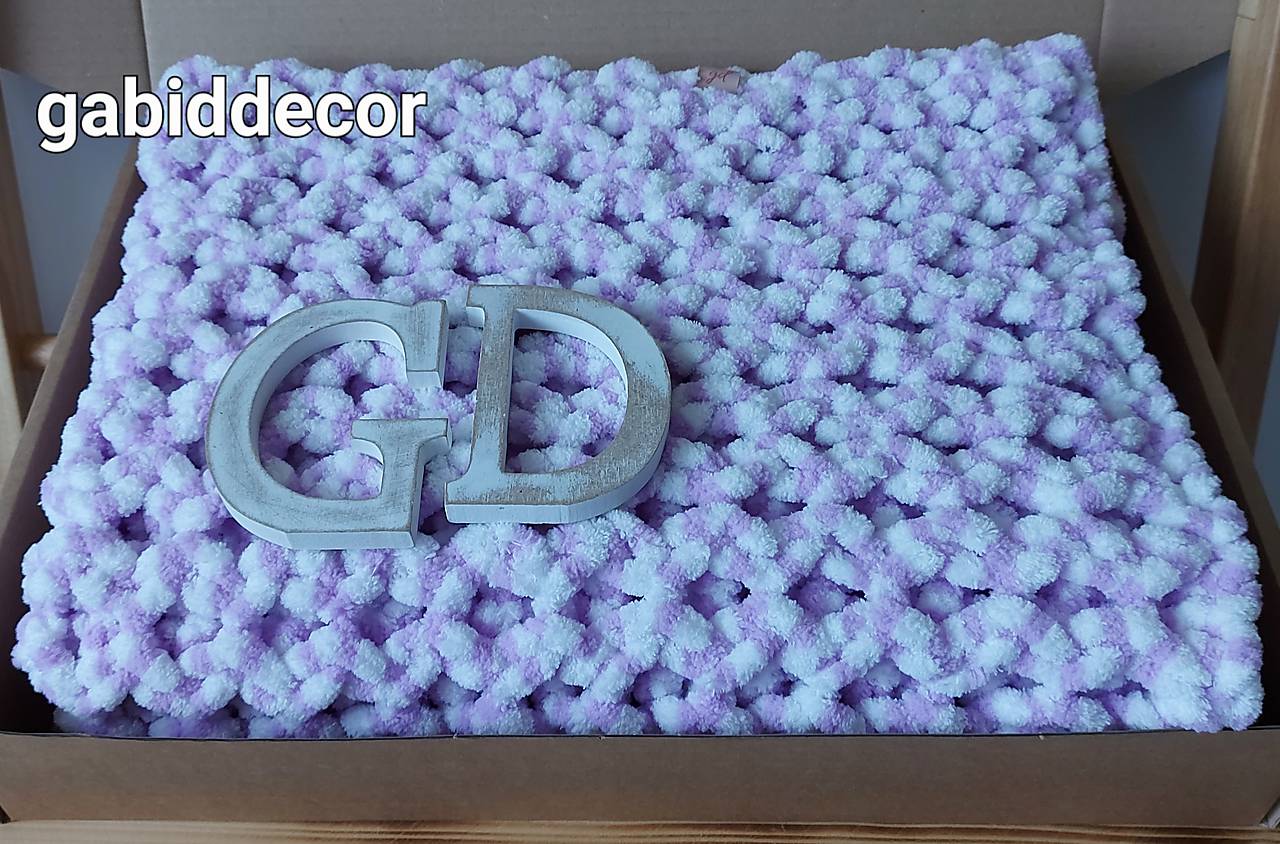 Jemnučká a ľahká deka z priadze alize puffy color (Fialkovo biela)