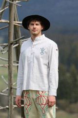 Pánske oblečenie - Pánska vyšívaná ľanová košeľa - 15836653_