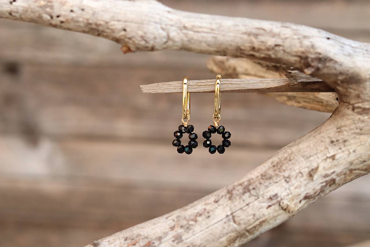 Visiace náušnice s minerálom spinel