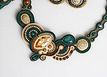Náhrdelníky - Smaragovo-béžový šujtášový náhrdelník so Swarovski kryštálmi - 15841113_