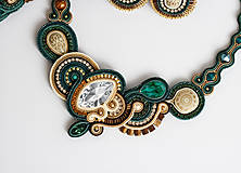 Náhrdelníky - Smaragovo-béžový šujtášový náhrdelník so Swarovski kryštálmi - 15841116_