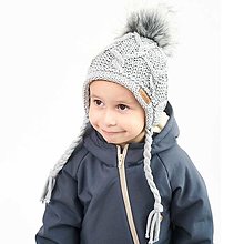 Detské čiapky - Zimná pletená podšitá čiapka so šnúrkami - sivý melír - 15841782_