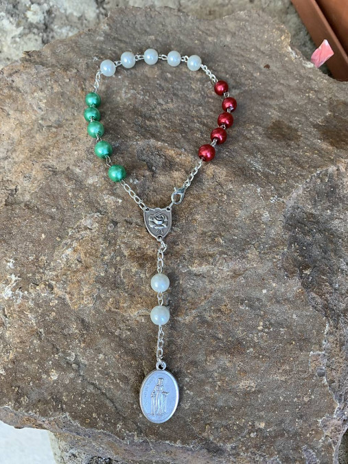 Náhrdelníky - ruženec k sv. Dymfne (ruženec k sv.Dymfne z perál) - 15842471_