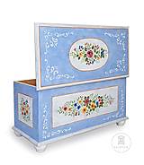  - Maľovaná interiérová truhlica do detskej izby III (rôzne veľkosti) (XL - D80cm-Š40cm-V42cm) - 15843496_