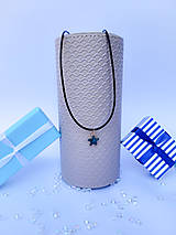 Náhrdelníky - Letný náhrdelník na koženke (Petrolejová hviezdica) - 15843876_