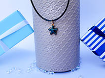 Náhrdelníky - Letný náhrdelník na koženke (Petrolejová hviezdica) - 15843877_