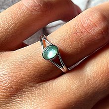 Prstene - Simple Oval Emerald Doublet AG925 Ring / Jednoduchý prsteň so smaragdovým dubletom strieborný AG925 - 15850251_