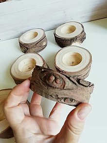 Svietidlá a sviečky - Okatý drevený svietnik prírodný (v9 - bez očí - priemer 8cm, výška 3 cm) - 15849654_