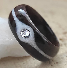 Prstene - Orechový prsteň s magnezitom a swarovski kryštálom - 15851153_