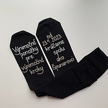 Ponožky, pančuchy, obuv - Maľované ponožky pre ženícha (čierne s novým spoločným menom) - 15857597_