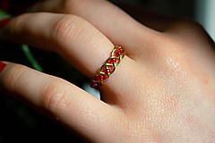 Prstene - Pletený korálkový prstienok - ružový meniaci - 15856999_
