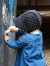 Detské čiapky - Letný detský ľanový čepiec bodka na čiernej - 15861343_