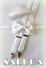 Pánske doplnky - Luxusný svadobný pánsky biely motýlik traky a vreckovka - vzorovaný - 15860979_