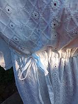Šaty - Madeirové šaty so zaväzovaním - 15864126_